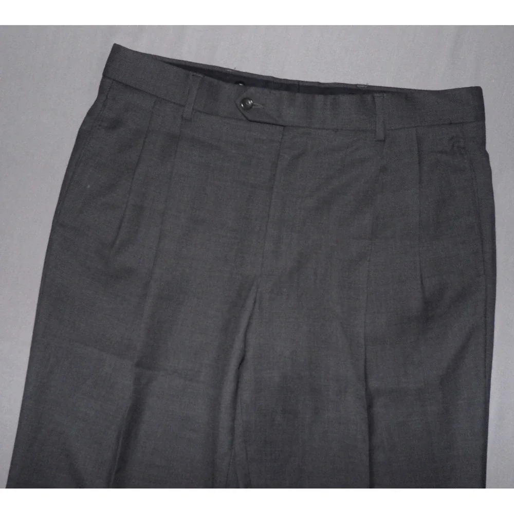 Jos. A. Bank 100% Wool 2 Piece Suit Gray 42R Jacket & 34 X 28 Pleated Pants